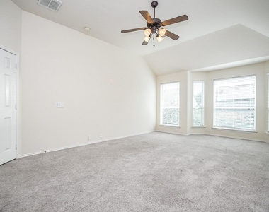 3015 Darby Brook Drive - Photo Thumbnail 12
