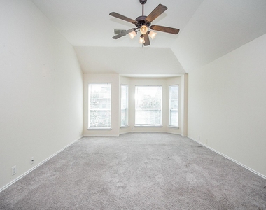 3015 Darby Brook Drive - Photo Thumbnail 13