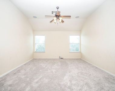 3015 Darby Brook Drive - Photo Thumbnail 10