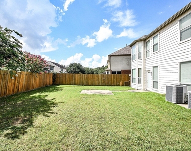 3015 Darby Brook Drive - Photo Thumbnail 19
