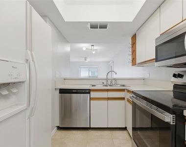 2701 Countryside Boulevard - Photo Thumbnail 8