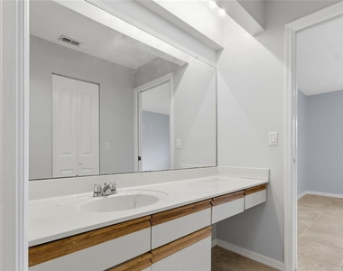 2701 Countryside Boulevard - Photo Thumbnail 20