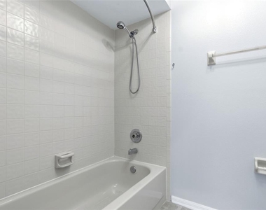 2701 Countryside Boulevard - Photo Thumbnail 22