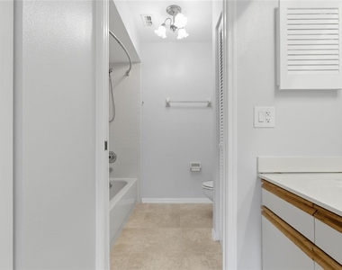 2701 Countryside Boulevard - Photo Thumbnail 21