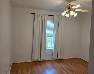 20330 Savannah Bay Road - Photo Thumbnail 11