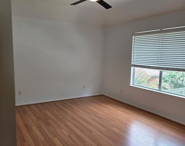 20330 Savannah Bay Road - Photo Thumbnail 12