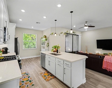 5054 San Martino Drive - Photo Thumbnail 15