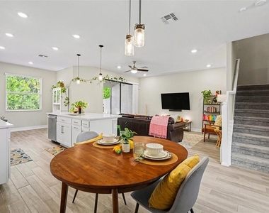 5054 San Martino Drive - Photo Thumbnail 10