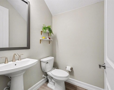 5054 San Martino Drive - Photo Thumbnail 25