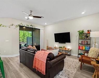 5054 San Martino Drive - Photo Thumbnail 7