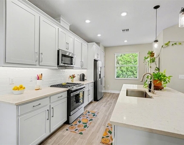 5054 San Martino Drive - Photo Thumbnail 14