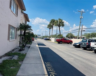 7512 Needle Leaf Place - Photo Thumbnail 11