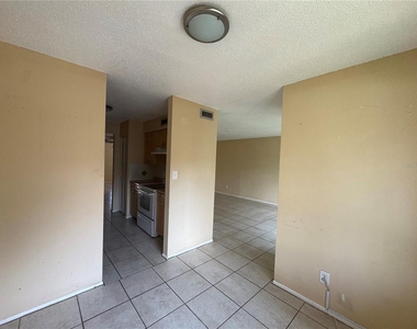 7512 Needle Leaf Place - Photo Thumbnail 7