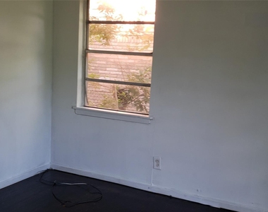 4346 Dalmatian Drive - Photo Thumbnail 17
