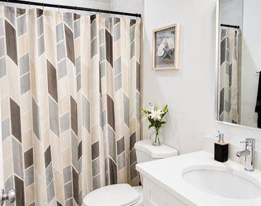 289 Boundary Boulevard - Photo Thumbnail 12