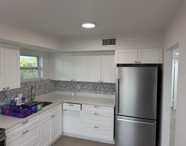 2288 Harbor Boulevard - Photo Thumbnail 22