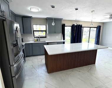 10708 Donbrese Avenue - Photo Thumbnail 17