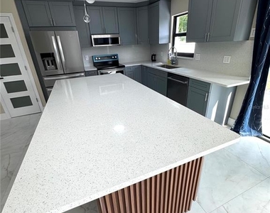 10708 Donbrese Avenue - Photo Thumbnail 21