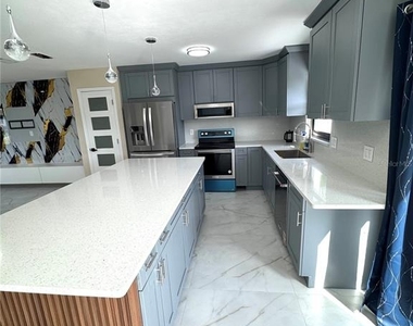 10708 Donbrese Avenue - Photo Thumbnail 22