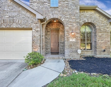 2 Maitland Court - Photo Thumbnail 2
