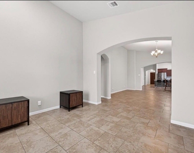 5703 Casa Martin Drive - Photo Thumbnail 14