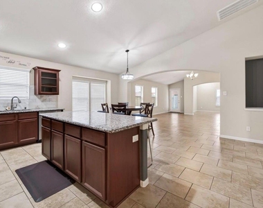 5703 Casa Martin Drive - Photo Thumbnail 11