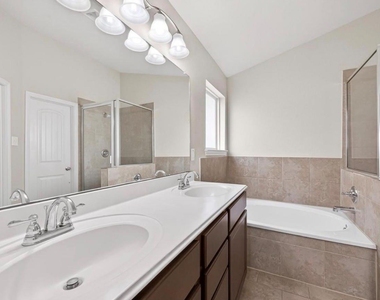 5703 Casa Martin Drive - Photo Thumbnail 22