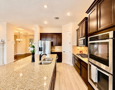 7742 Candlelight Park Lane - Photo Thumbnail 6