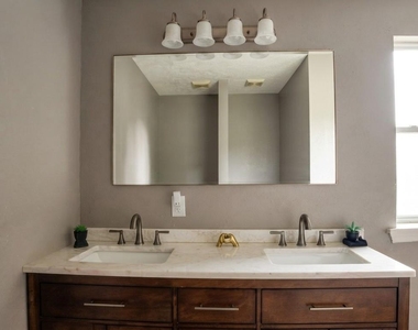 13624 Sableglen Street - Photo Thumbnail 12