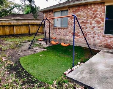13624 Sableglen Street - Photo Thumbnail 26