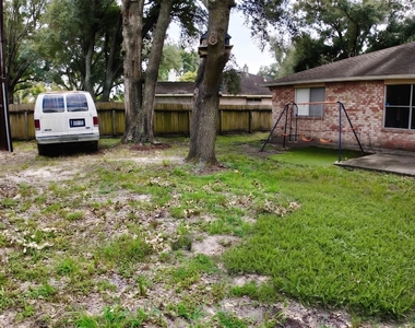 13624 Sableglen Street - Photo Thumbnail 23