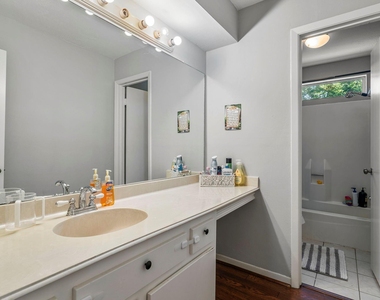 7534 Quail Meadow Drive - Photo Thumbnail 7