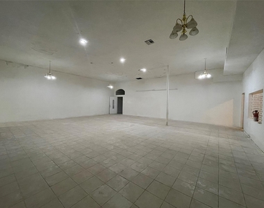 2900 Luell Street - Photo Thumbnail 3