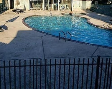 11002 Hammerly Boulevard - Photo Thumbnail 4