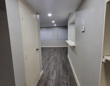 11002 Hammerly Boulevard - Photo Thumbnail 6