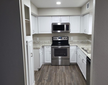11002 Hammerly Boulevard - Photo Thumbnail 16