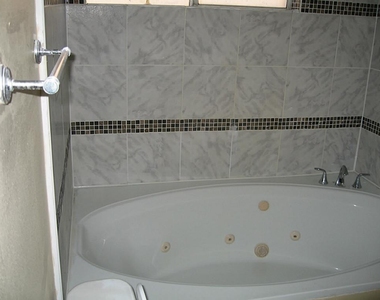 8435 Quail Hills Drive - Photo Thumbnail 3