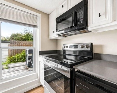 1846 Hollister Street - Photo Thumbnail 8