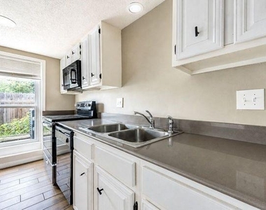 1846 Hollister Street - Photo Thumbnail 7