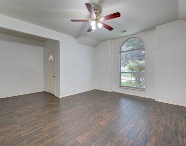 14027 Coveney Drive - Photo Thumbnail 4