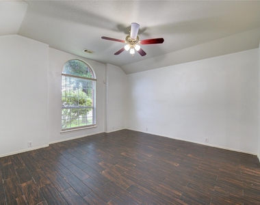 14027 Coveney Drive - Photo Thumbnail 3