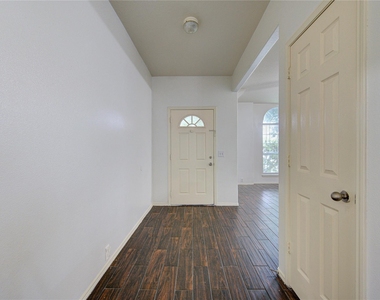 14027 Coveney Drive - Photo Thumbnail 19
