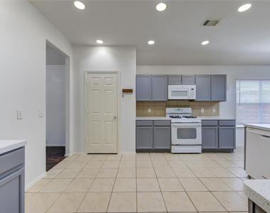 14027 Coveney Drive - Photo Thumbnail 10