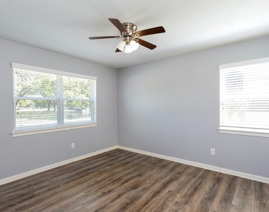 3601 Murworth Drive - Photo Thumbnail 4