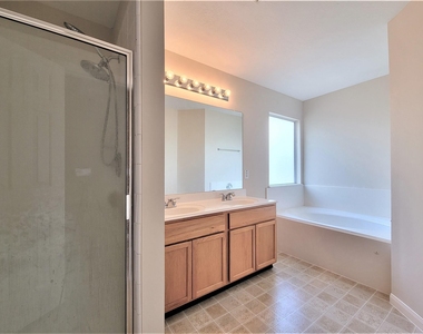 16302 Sitella Court - Photo Thumbnail 6