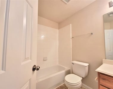 16302 Sitella Court - Photo Thumbnail 8