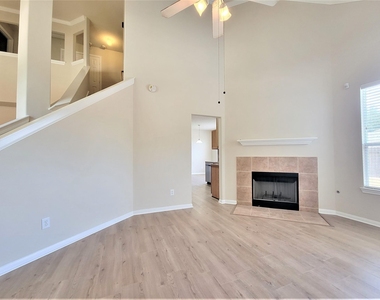 16302 Sitella Court - Photo Thumbnail 3
