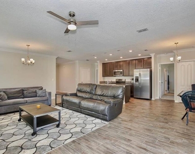 492 Pinecrest Loop - Photo Thumbnail 4