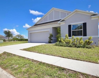 492 Pinecrest Loop - Photo Thumbnail 2