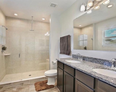 492 Pinecrest Loop - Photo Thumbnail 12